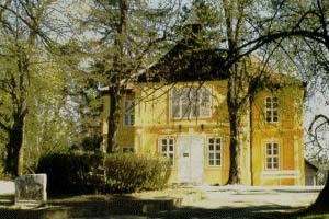 Das Landgut (Villa) des Rippl-Rnai Jzsef. Barockwohnhaus des Knstlers, in der zweiten Hlfte des XIX. Jh. eklektisch umgebaut. Gegenwrtig Museum.